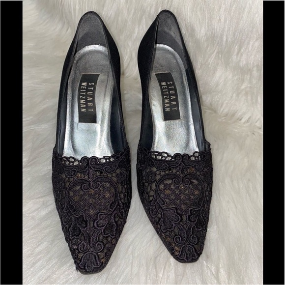 Vintage Stuart Weitzman Black Silk and Lace pumps, size 7 - Picture 3 of 9